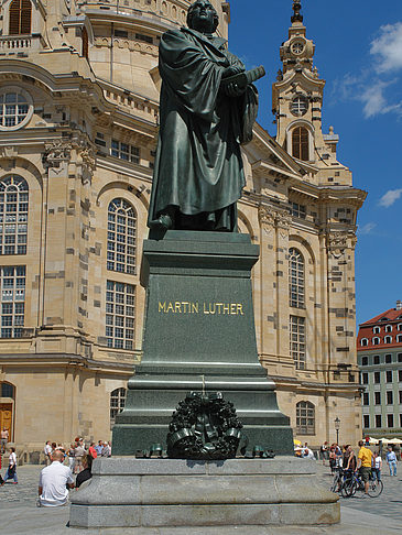 Frauenkirche und Lutherdenkmal Foto 