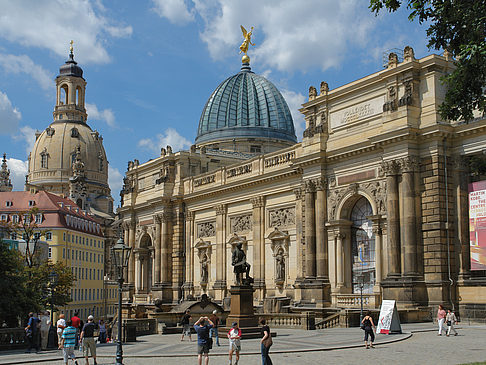 Frauenkirche und Kunstakademie