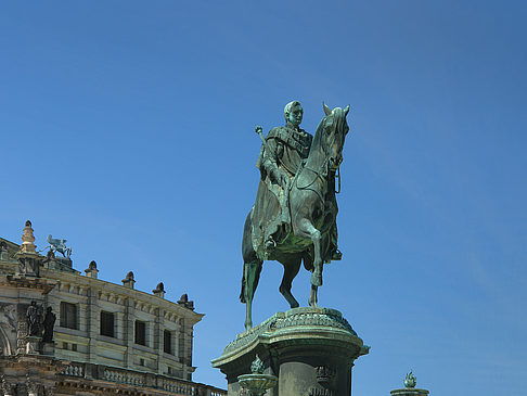 Foto König-Johann-Statue